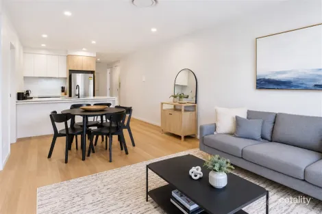 2/18 REMEMBRANCE DR, SURFERS PARADISE, QLD 4217