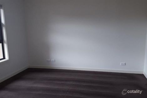 Property photo of 2/32 McComas Grove Burwood VIC 3125