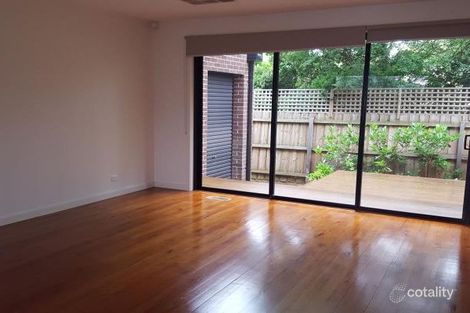 Property photo of 2/32 McComas Grove Burwood VIC 3125