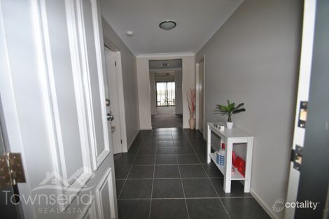 Property photo of 1 Sullivan Circuit Orange NSW 2800