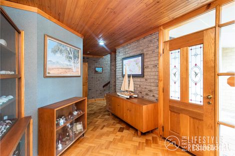 Property photo of 42 Marsh Court Woodridge WA 6041