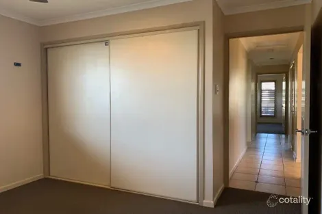 Property photo of 2/5 Brokenwood Street Emerald QLD 4720