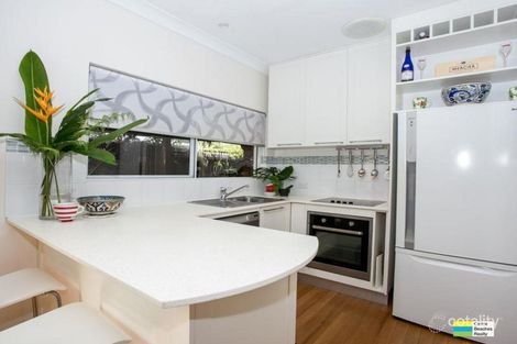 Property photo of 2/56 Veivers Road Palm Cove QLD 4879