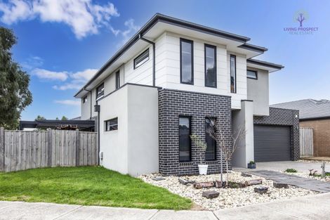 Property photo of 31 Hollywood Avenue Point Cook VIC 3030