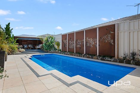 10 Stanford Tce, Melton West, VIC 3337