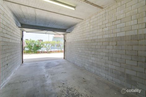 Property photo of 2/30 Walter Street Holland Park West QLD 4121