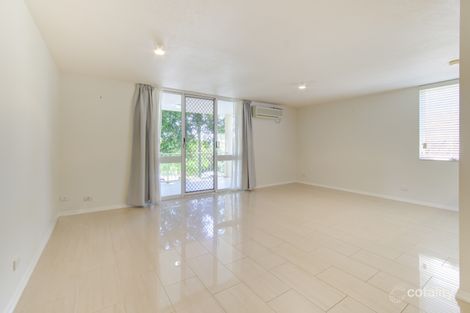Property photo of 2/30 Walter Street Holland Park West QLD 4121