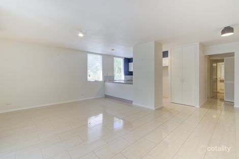 Property photo of 2/30 Walter Street Holland Park West QLD 4121