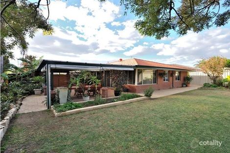 Property photo of 4 Latania Grove Warnbro WA 6169