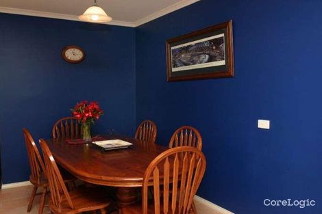 Property photo of 10 Oakbank Close Berwick VIC 3806