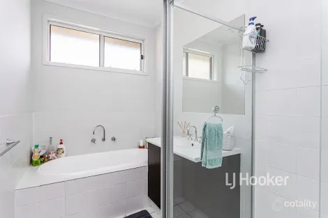 Property photo of 54 Shoalhaven Circuit Mawson Lakes SA 5095
