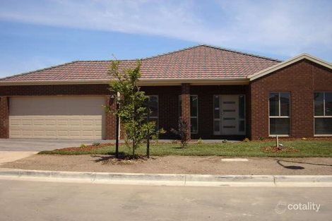 Property photo of 11 Devaney Avenue Lynbrook VIC 3975