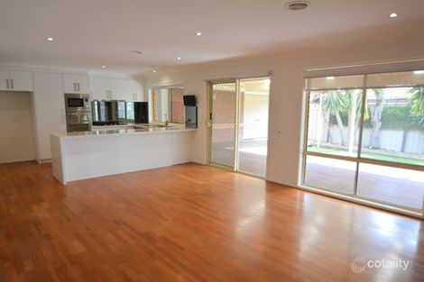 Property photo of 19 Woodlea Crescent Craigieburn VIC 3064