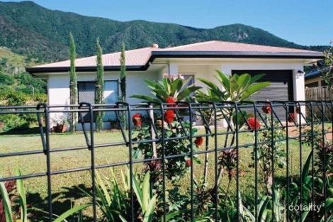 5 Brook Cl, Redlynch, QLD 4870