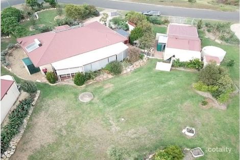 1 Lake Dr, Meringandan, QLD 4352