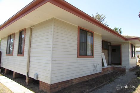 64 Chamberlain St, Campbelltown, NSW 2560