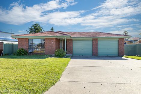 Property photo of 4 Belbowrie Parade Maloneys Beach NSW 2536