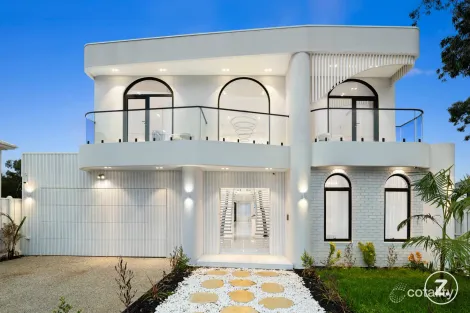 Property photo of 31 Huey Circuit Cranbourne VIC 3977