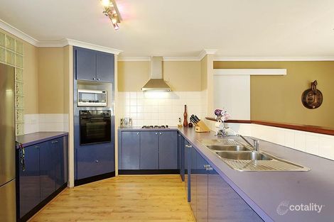Property photo of 5 McAlvey Place Canning Vale WA 6155