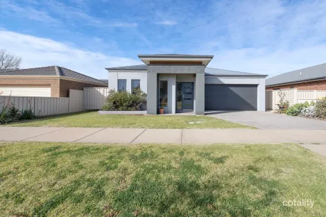 Property photo of 33 Boree Drive Swan Hill VIC 3585
