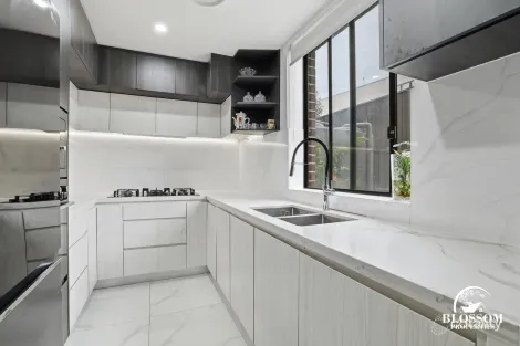 Property photo of 17 Ashwini Glade Box Hill NSW 2765