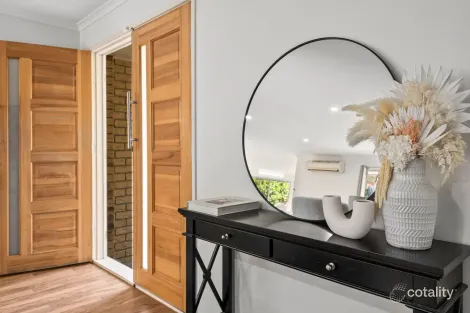 Property photo of 8 Kookaburra Place Doolandella QLD 4077