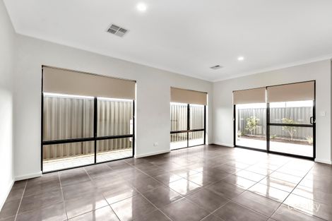 Property photo of 1 Cinnabar Way Treeby WA 6164
