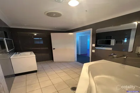 Property photo of 1 Martin Place Kingaroy QLD 4610