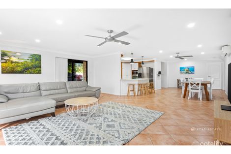 Property photo of 14 Waterview Drive Lammermoor QLD 4703
