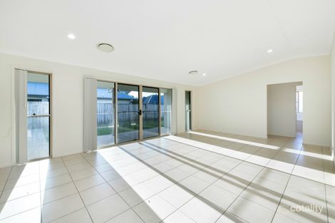 Property photo of 24 Coogee Terrace Blacks Beach QLD 4740