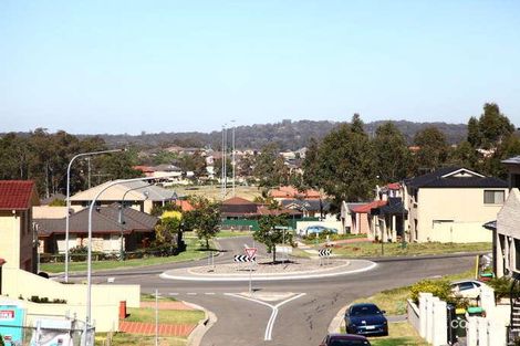 Property photo of 13 Pontville Close West Hoxton NSW 2171