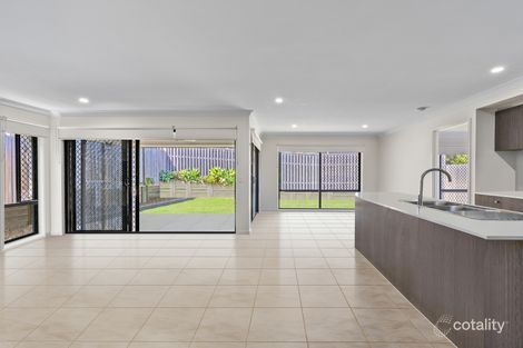 Property photo of 7 Pintail Circuit Deebing Heights QLD 4306