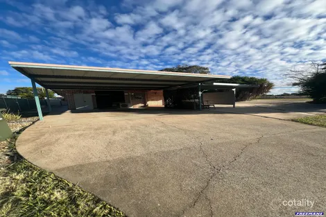 Property photo of 1 Martin Place Kingaroy QLD 4610