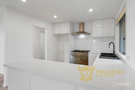 Property photo of 5 Bond Court Cranbourne VIC 3977