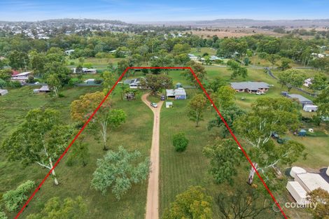 27 Cunningham St, Oakey, QLD 4401