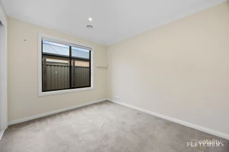 Property photo of 33 Oscar Drive Sebastopol VIC 3356
