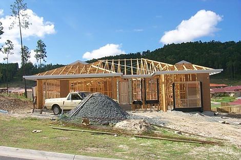 17 Chatham Ave, Pacific Pines, QLD 4211