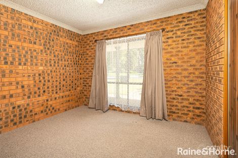 Property photo of 21 Goborra Street Glenfield Park NSW 2650
