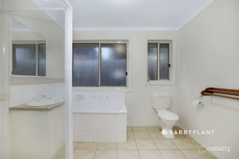 Property photo of 7 Gus Court Pakenham VIC 3810