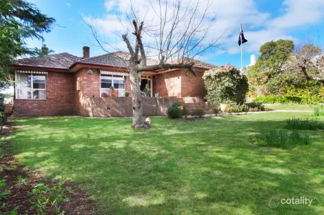 2 PLUNKETT ST, YASS, NSW 2582