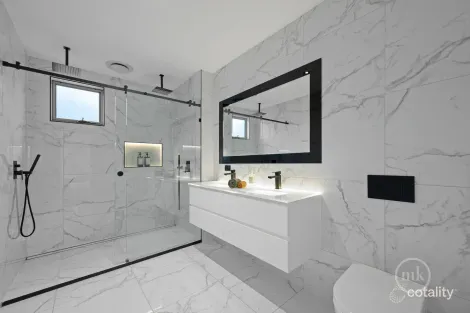 Property photo of 28 Tooradin Crescent Doreen VIC 3754