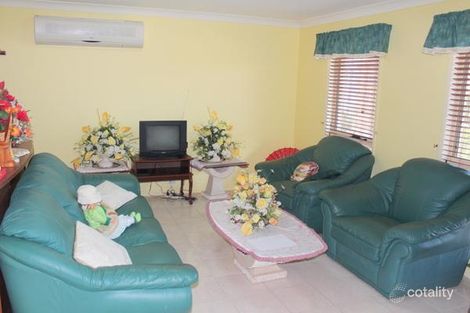 Property photo of 34 Dellwood Circuit Molendinar QLD 4214