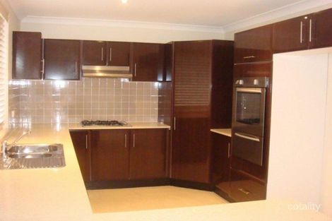 Property photo of 14 Bellerive Close West Hoxton NSW 2171