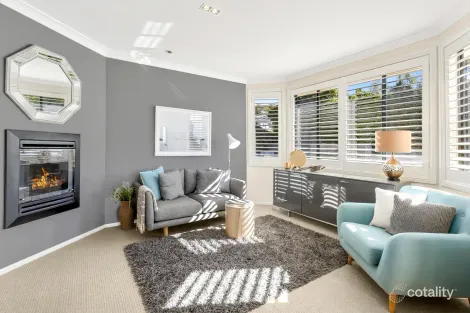 Property photo of 8 Lyndhurst Way Belrose NSW 2085