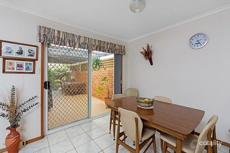 Property photo of 2/4 Willowin Close Green Point NSW 2251