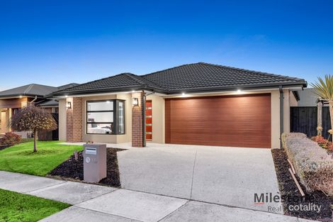 Property photo of 15 Elmsford Crescent Cranbourne West VIC 3977
