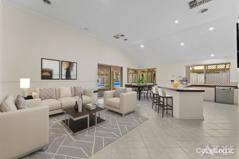 11 Illawarra Cres, Canning Vale, WA 6155