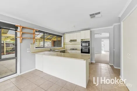 Property photo of 30 Carboni Crescent Lynbrook VIC 3975