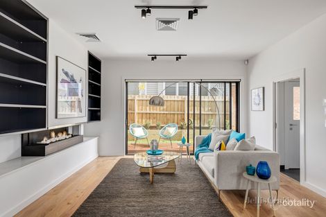 Property photo of 1B Hotham Court Mont Albert VIC 3127