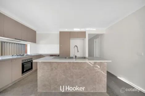 Property photo of 20 Bavaria Lane Pakenham VIC 3810